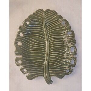 Pier 1 Imports Green Embossed Leaf Shaped Plate - EUC